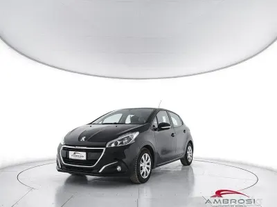 Usata Peugeot 208 Active 102 CV (75 kW) 2018 Nero Utilitaria
