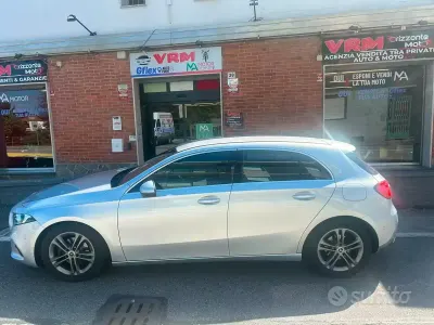 Usata Mercedes A180 Business 136 CV (100 kW) 2020 Grigio Berlina