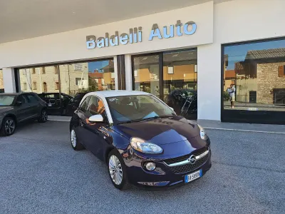Usata Opel Adam Glam 87 CV (63 kW) 2015 Blu metallizzato Utilitaria