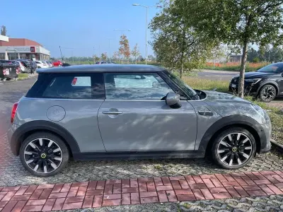 Usata Mini Cooper SE Classic 75 kW (102 CV) 2021 Utilitaria