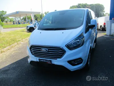 Usata Ford Tourneo 131 CV (96 kW) 2020 Bianco Monovolume