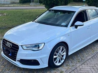 Usado Audi A3 105 CV (77 kW) 2013 Blanco Berlina