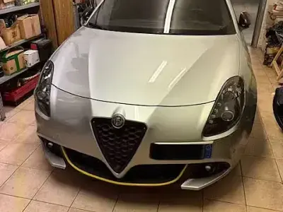 Usata Alfa Romeo Giulietta Veloce 170 CV (125 kW) 2019 Grigio Utilitaria