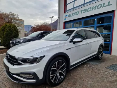 Usata VW Passat Alltrack Pro 200 CV (147 kW) 2021 Oryxweiß perlmutteffekt Station wagon