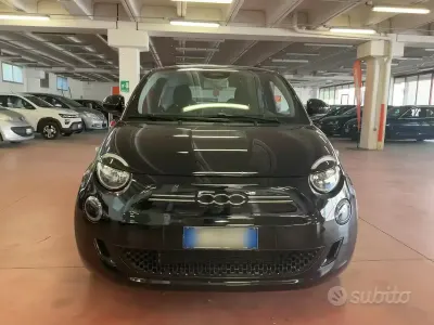 Usata Fiat 500e Passion 42 kW (58 CV) 2021 Nero SUV