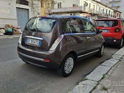 usata Lancia Ypsilon 2 serie automatica