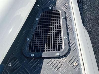 Usata Land Rover Defender SE 122 CV (89 kW) 2004 Bianco SUV