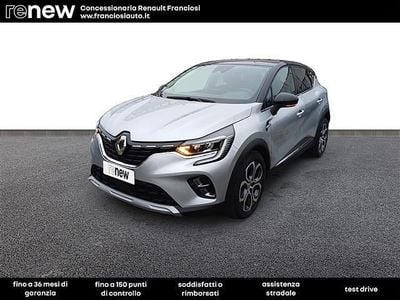 Usata Renault Captur Intens 101 CV (74 kW) 2023 Grigio chiaro SUV