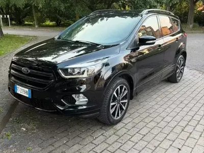 Usata Ford Kuga ST-Line 120 CV (88 kW) 2019 Nero SUV