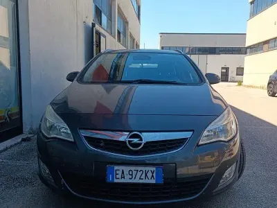 Usata Opel Astra 82 CV (60 kW) 2011 Station wagon