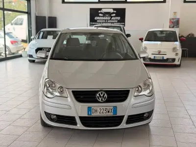 Usata VW Polo Trendline 69 CV (50 kW) 2007 Argento Utilitaria