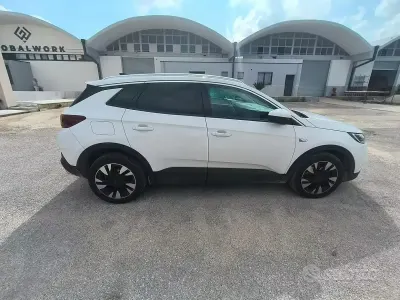 Usata Opel Grandland X Innovation 131 CV (96 kW) 2019 Bianco SUV