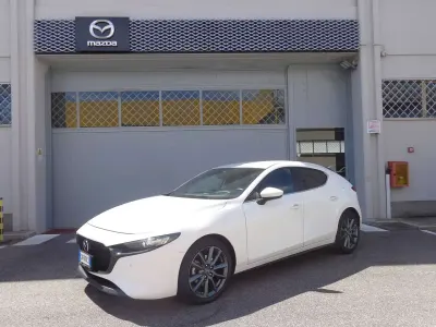 Usata Mazda 3 122 CV (89 kW) 2023 Bianco Berlina