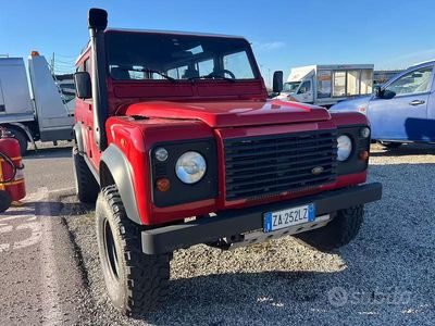 Usata Land Rover Defender 122 CV (89 kW) 2001 Rosso Station wagon