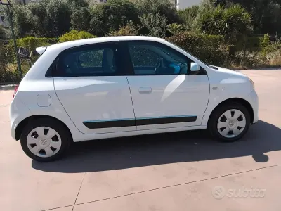 Usata Renault Twingo LIMITED 69 CV (50 kW) 2016 Bianco Utilitaria