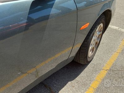 Usata Alfa Romeo 156 Distinctive 140 CV (102 kW) 2001 Grigio Berlina