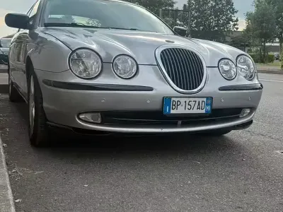 Usata Jaguar S-Type S 276 CV (202 kW) 2000 Grigio Berlina