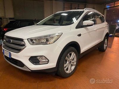 Usata Ford Kuga 120 CV (88 kW) 2019 Bianco SUV