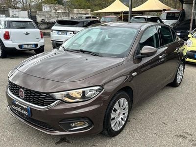 Usata Fiat Tipo Lounge 95 CV (69 kW) 2017 Marrone Berlina