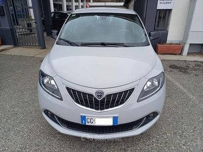 Usata Lancia Ypsilon Silver 69 CV (50 kW) 2021 Grigio Utilitaria