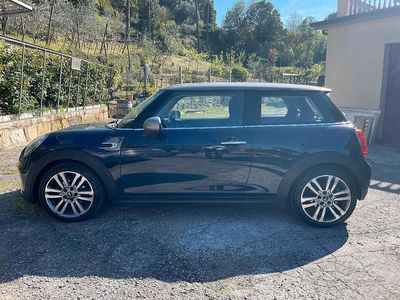 Usata Mini Cooper D Seven 116 CV (85 kW) 2017 Blu Utilitaria