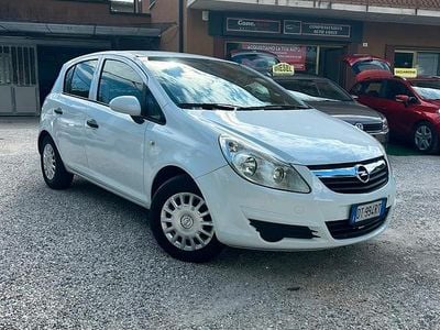 Usata Opel Corsa Cosmo 75 CV (55 kW) 2008 Bianco Utilitaria