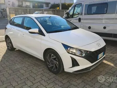 Usata Hyundai i20 78 CV (57 kW) 2024 Bianco Utilitaria