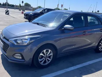 Usata Hyundai i20 75 CV (55 kW) 2019 Grigio Utilitaria
