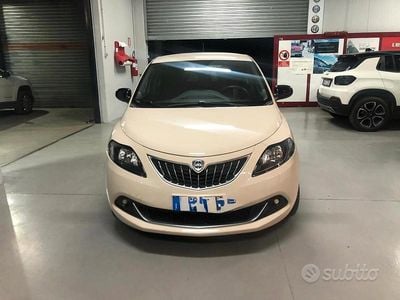 Usata Lancia Ypsilon Gold 69 CV (50 kW) 2022 Beige Utilitaria