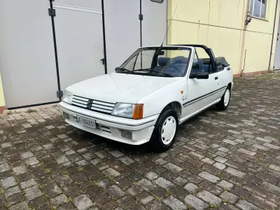 Usata Peugeot 205 54 CV (39 kW) 1990 Bianco Cabrio