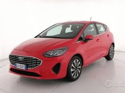 Begagnad Ford Fiesta Titanium 125 HK (91 kW) 2022 Röd Sedan