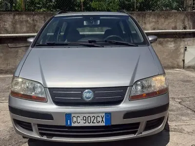 Usata Fiat Idea Emotion 69 CV (50 kW) 2005 Grigio Monovolume