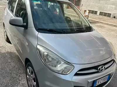 Usata Hyundai i10 Edition 69 CV (50 kW) 2014 Grigio Utilitaria