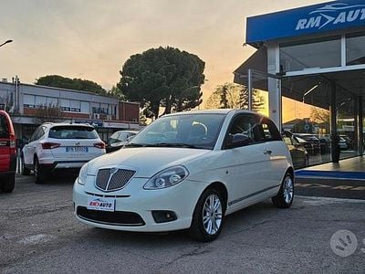 Usata Lancia Ypsilon Platinum 69 CV (50 kW) 2012 Bianco Utilitaria