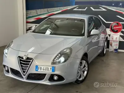 Gebraucht Alfa Romeo Giulietta Distinctive 120 PS (88 kW) 2016 Grau Kleinwagen