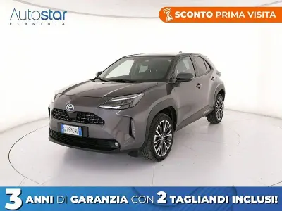 Begagnad Toyota Yaris Cross Lounge 116 HK (85 kW) 2022 Grå SUV