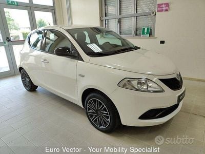 Usata Lancia Ypsilon Gold 69 CV (50 kW) 2019 Bianco Utilitaria