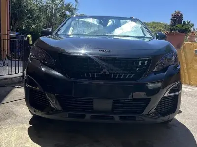 Usata Peugeot 3008 101 CV (74 kW) 2017 Nero SUV