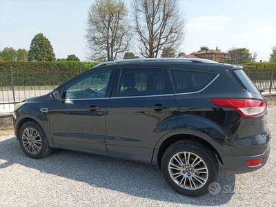 Usata Ford Kuga 140 CV (102 kW) 2014 Nero SUV