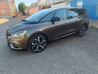 Usata Renault Grand Scénic IV Bose Edition 110 CV (80 kW) 2017 Bronzo Monovolume