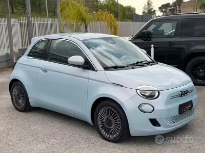 Second-hand Fiat 500e Icon 42 kW (58 CP) 2021 Albastru Berlinǎ