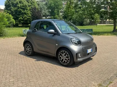 Usata Smart ForTwo Coupé Prime 41 kW (56 CV) 2024 Grigio Utilitaria