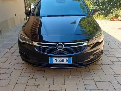 Usata Opel Astra 110 CV (80 kW) 2018 Nero Station wagon