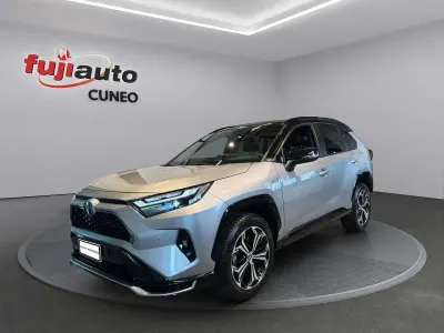 Usata Toyota RAV4 Hybrid Style 309 CV (227 kW) 2024 Silver met & deep black SUV