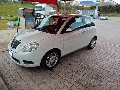 Usata Lancia Ypsilon Gold 60 CV (44 kW) 2008 Bianco Utilitaria