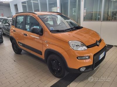 Usata Fiat Panda 4x4 S 86 CV (63 kW) 2020 Arancione Utilitaria