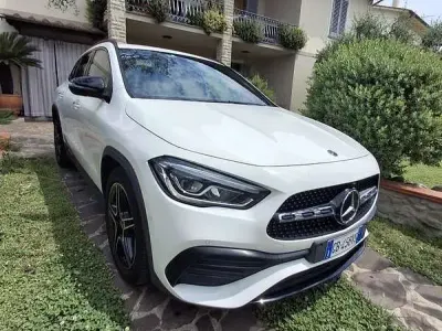 Usata Mercedes GLA200 Premium 150 CV (110 kW) 2020 Bianco SUV