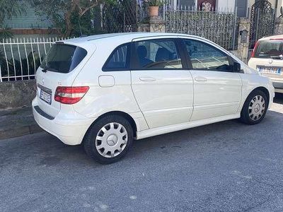 Occasion Mercedes B180 Executive 109 ch (80 kW) 2011 Blanc Monospace