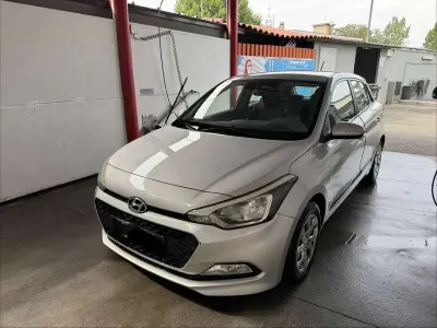 Usata Hyundai i20 Comfort 84 CV (61 kW) 2015 Utilitaria