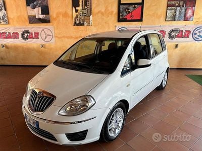 Usata Lancia Musa 77 CV (56 kW) 2011 Bianco Monovolume